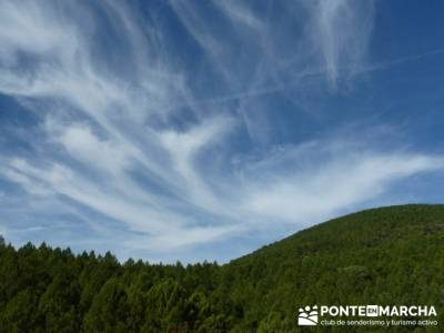 Ciudad Encantada de Tamajón - Retiendas - Almiruete; bastones trekking; viajes de aventura